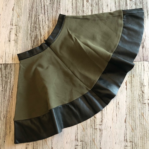BNWT | TOPSHOP | SKIRT | SZ 4 - Picture 2 of 5